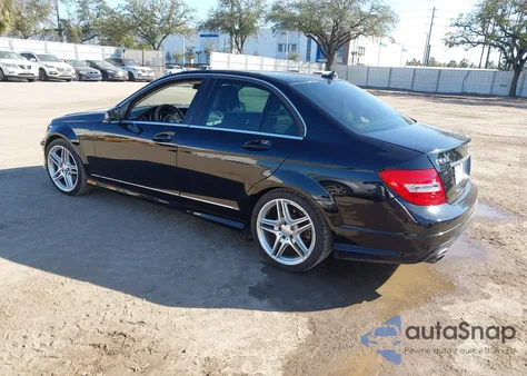 2013 Mercedes-Benz C 250 Sport из США, поврежденный, VIN WDDGF4HB7DA838039